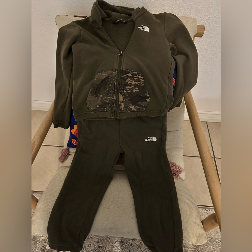 The North Face toddler sweat pants set green size:6T